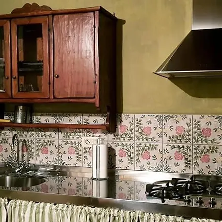 Agriturismo Fiore Di Campo Κατάλυμα σε φάρμα *