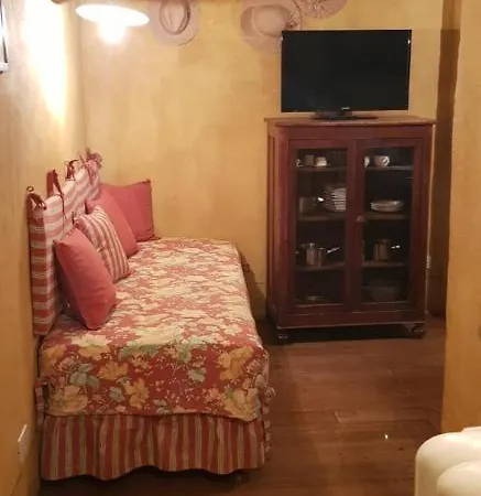 Agriturismo Fiore Di Campo Κατάλυμα σε φάρμα Φέρμο