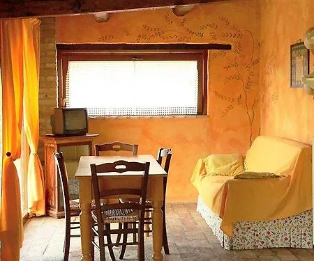 Agriturismo Fiore Di Campo * Φέρμο